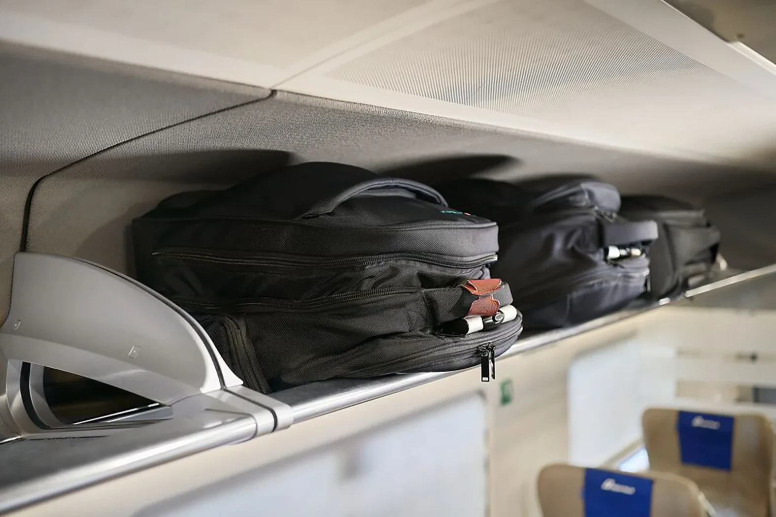 Compartiment à bagages dans un train Trenitalia
