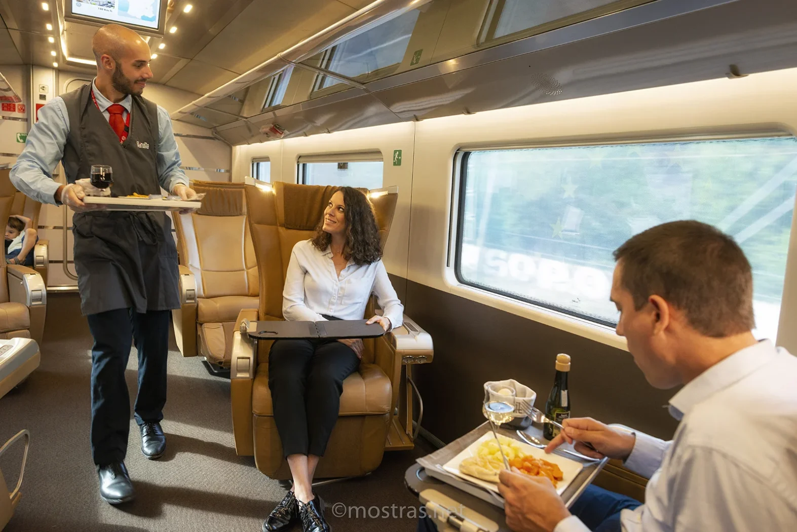 Service de repas en classe Executive à bord des trains Trenitalia